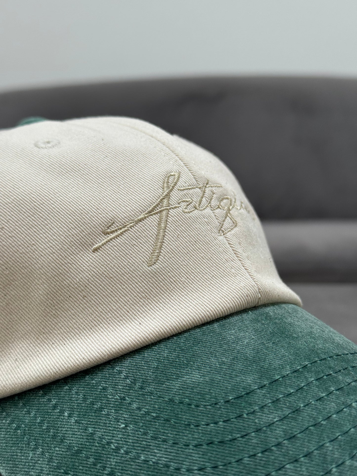 The Contrast Cotton Cap - Cream / Vintage Bottle Green